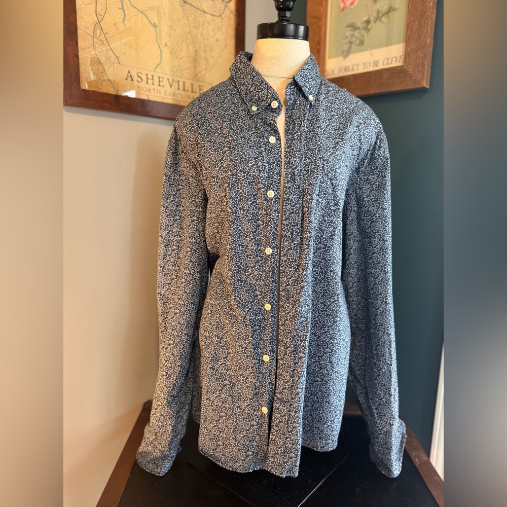 GAP Navy and White Floral Button-Up Shirt